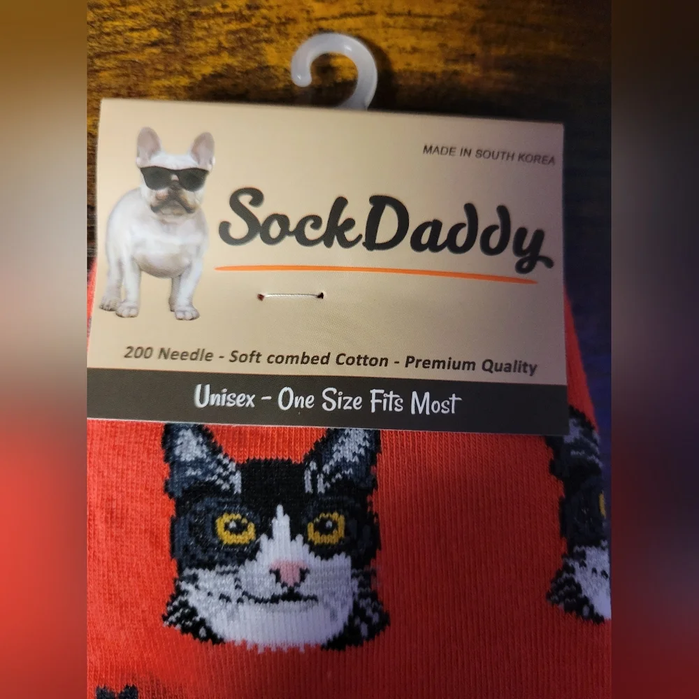 Sock daddy socks with black and white cat print-red